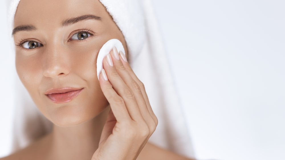 Koreańska pielęgnacja twarzy: 10 kroków K-Beauty i maseczki w płachcie